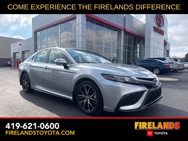 Used 2024 Toyota Camry SE w/ Cold Weather Package FWD image 1