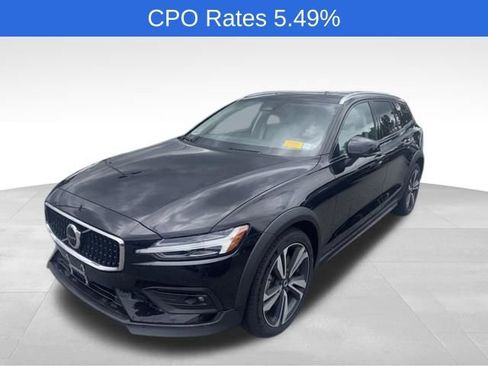 Certified 2024 Volvo V60 B5 Cross Country Plus w/ Protection Package Premier AWD/4WD image 22