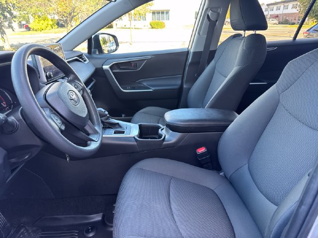 Used 2024 Toyota RAV4 LE AWD/4WD image 14