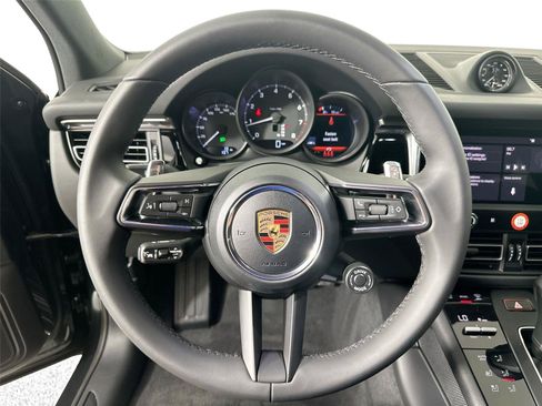 Certified 2026 Porsche Macan AWD/4WD image 20