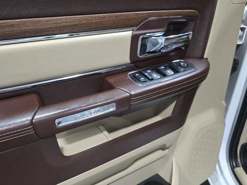 Used 2014 RAM 1500 Laramie image 9