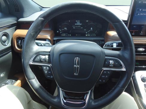 Used 2023 Lincoln Nautilus Reserve w/ Equipment Group 201A image 12