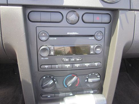 Used 2005 Ford Mustang Premium image 23