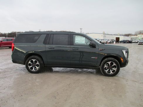 New 2026 GMC Yukon XL AT4 w/ AT4 Premium Plus Package image 3