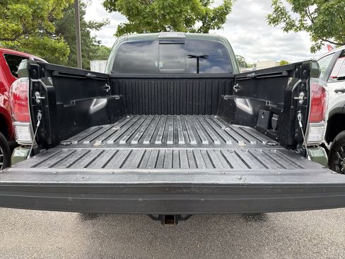 Used 2021 Toyota Tacoma TRD Sport AWD/4WD image 26
