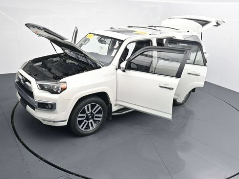 Used 2017 Toyota 4Runner Limited AWD/4WD image 36