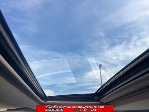 Used 2019 Toyota Avalon XLE w/ Moonroof Package image 20