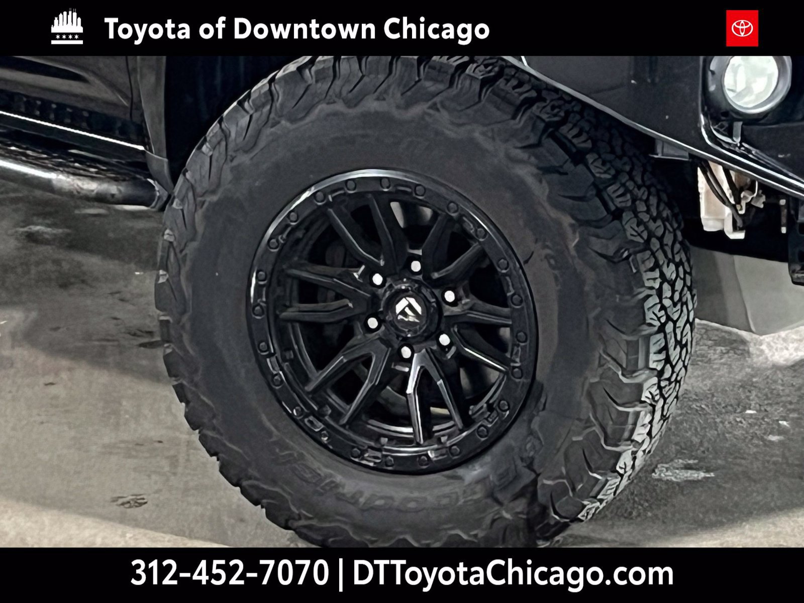 Used 2014 Toyota 4Runner SR5 AWD/4WD image 2