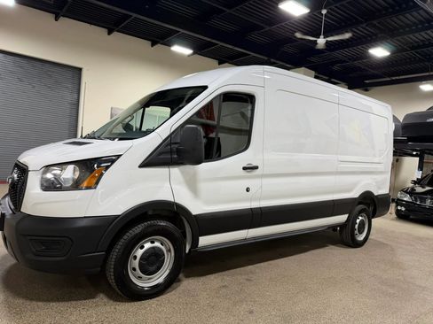 Used 2025 Ford Transit 250 148 Medium Roof RWD image 10