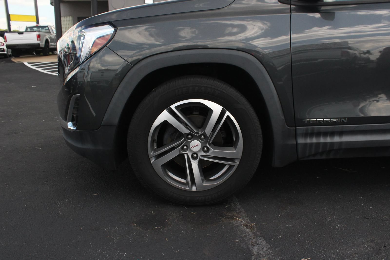 Used 2020 GMC Terrain SLT FWD image 3