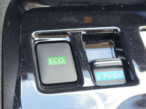 Used 2024 Nissan Leaf SV Plus image 28