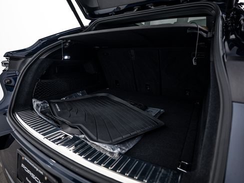 Certified 2025 Porsche Cayenne image 24