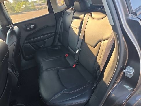 Used 2018 Jeep Compass Latitude w/ Cold Weather Group AWD/4WD image 11