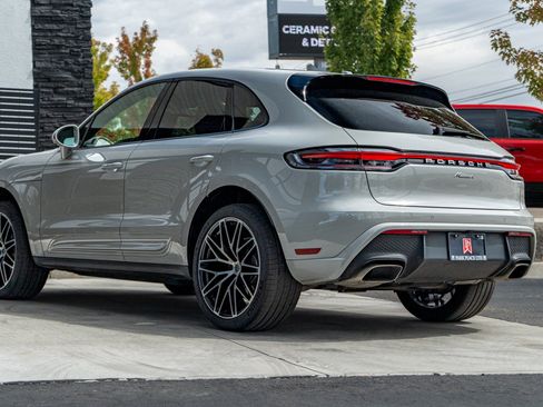 Used 2025 Porsche Macan AWD/4WD image 12
