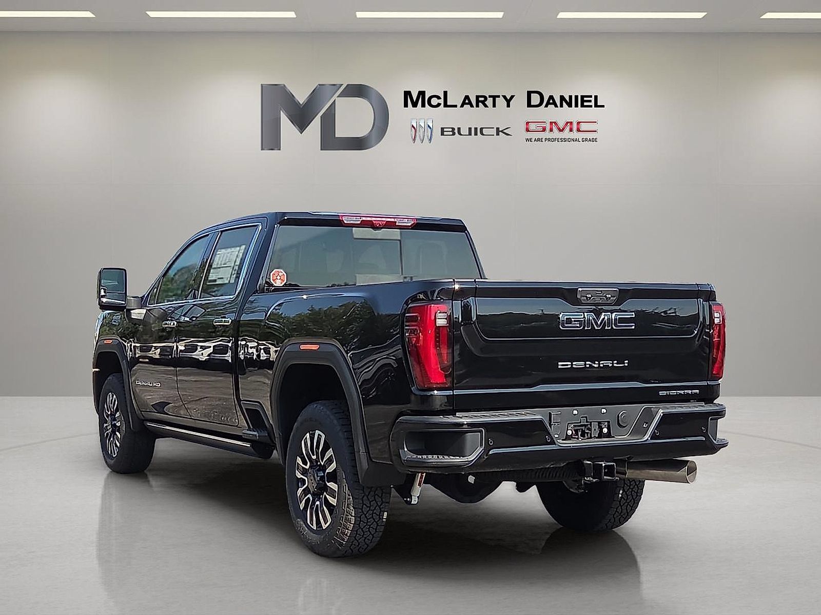 New 2026 GMC Sierra 3500 Denali Ultimate AWD/4WD image 4