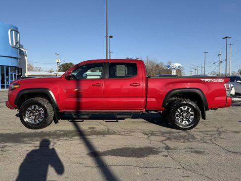 Used 2021 Toyota Tacoma TRD Off-Road w/ TRD Premium Off Road Package image 8