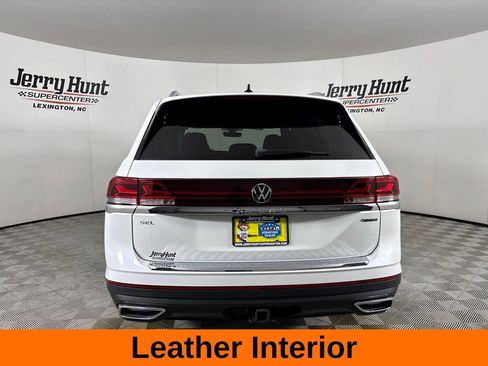 Used 2024 Volkswagen Atlas SEL AWD/4WD image 7