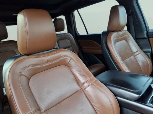 Used 2023 Lincoln Aviator Reserve w/ Equipment Group 201A RWD image 17