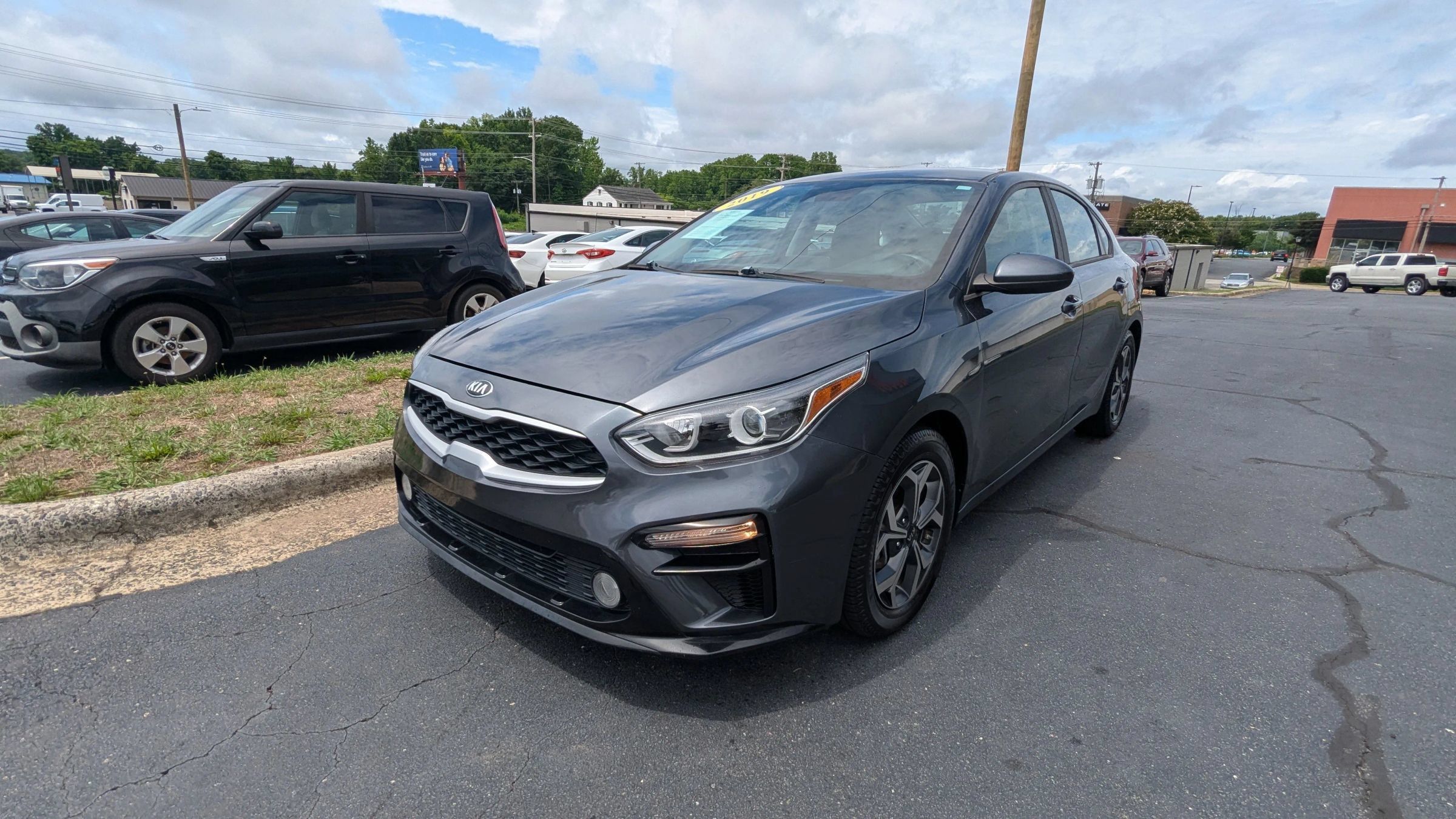 Used 2019 Kia Forte LXS FWD image 3