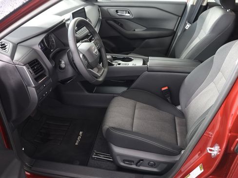 Used 2026 Nissan Rogue SV w/ Cold Weather Package FWD image 19