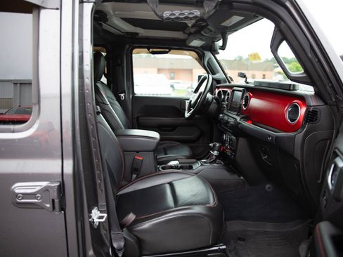 Used 2022 Jeep Gladiator Rubicon w/ Cold Weather Group AWD/4WD image 27