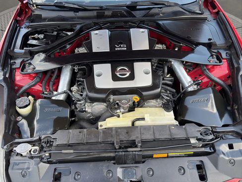 Used 2009 Nissan 370Z Touring RWD image 24