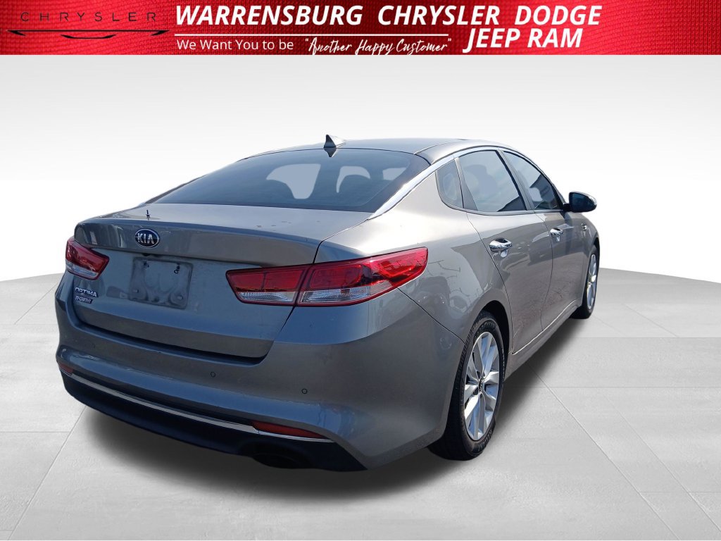 Used 2018 Kia Optima LX w/ 17" Alloy Wheels Package FWD image 3