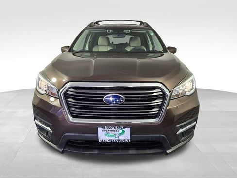 Used 2019 Subaru Ascent Premium image 2