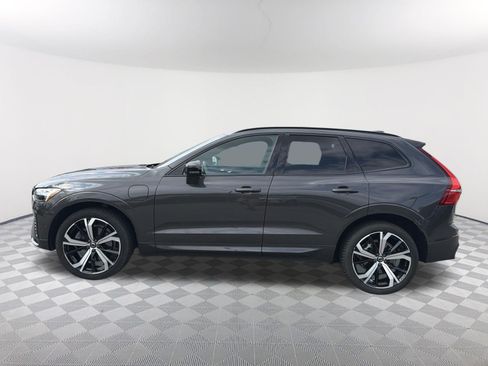 Used 2022 Volvo XC60 T8 R-Design w/ Advanced Package AWD/4WD image 12