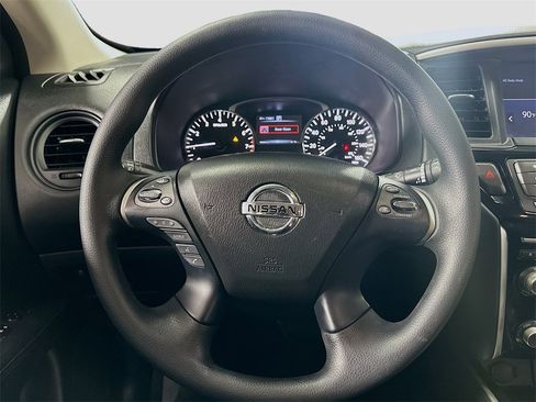 Used 2018 Nissan Pathfinder S image 12