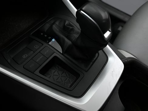 Used 2019 Toyota RAV4 Limited w/ Cold Weather Package FWD image 38