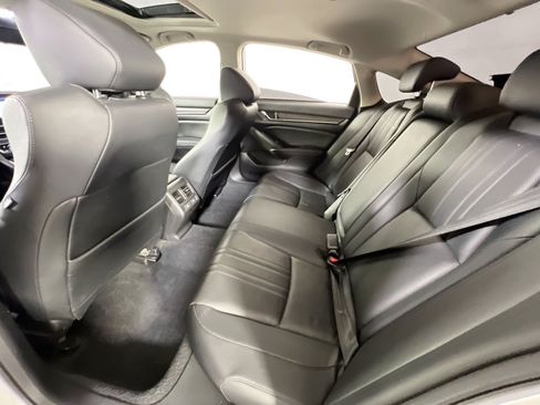 Used 2021 Honda Accord Touring image 25