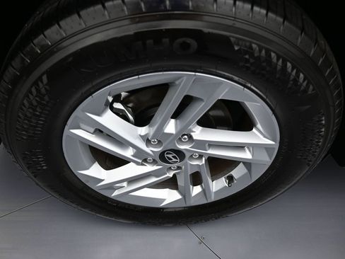 Used 2025 Hyundai Tucson SE image 41