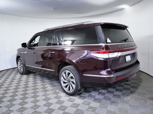 Certified 2023 Lincoln Navigator L Reserve AWD/4WD image 6
