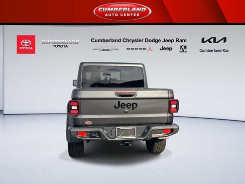 Used 2021 Jeep Gladiator Overland image 7