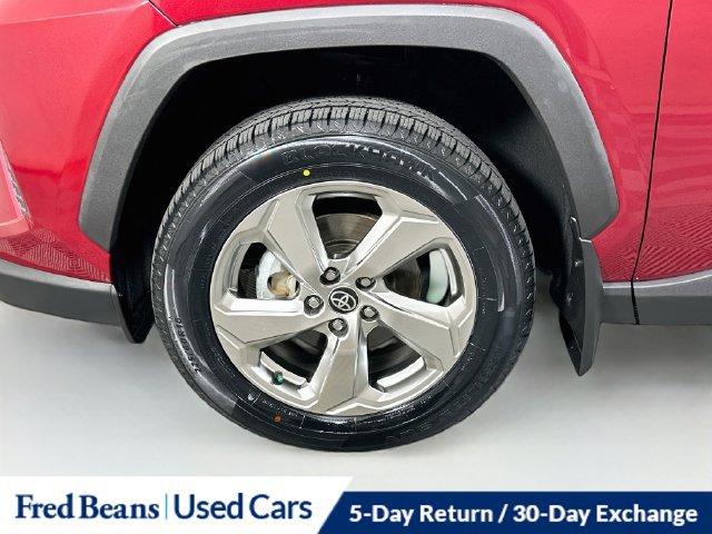 Used 2021 Toyota RAV4 Limited AWD/4WD image 39
