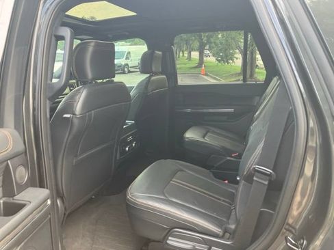 Used 2022 Ford Expedition Platinum AWD/4WD image 18