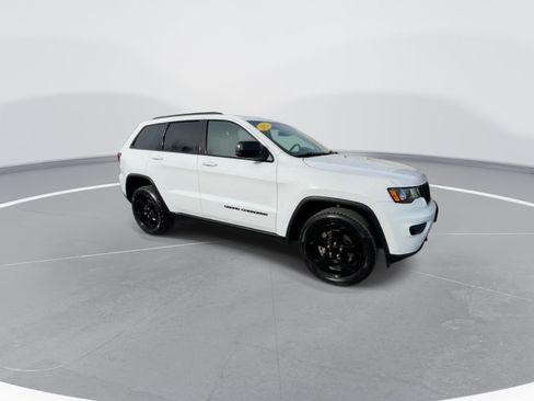 Used 2020 Jeep Grand Cherokee Laredo AWD/4WD image 25