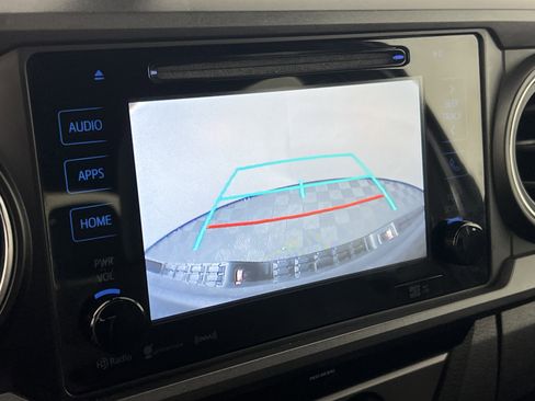 Used 2018 Toyota Tacoma TRD Off-Road image 28