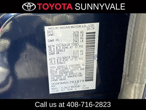 Used 2025 Nissan Pathfinder SV FWD image 32