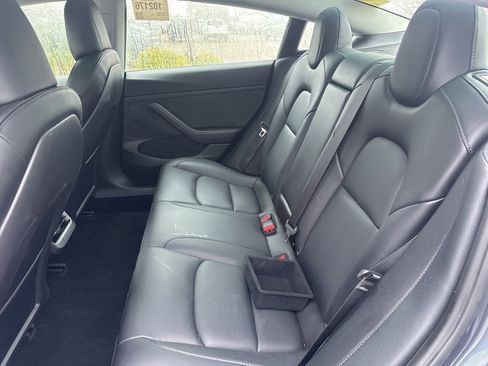 Used 2023 Tesla Model 3 Standard Range image 7