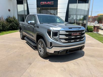 New 2025 GMC Sierra 1500 SLE w/ Preferred Package