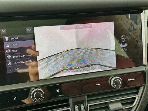 Certified 2026 Porsche Macan AWD/4WD image 17