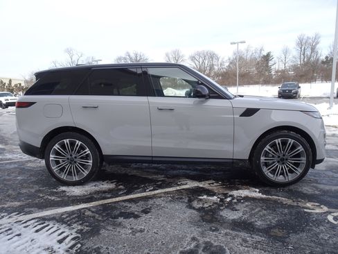 New 2026 Land Rover Range Rover Sport SE image 7