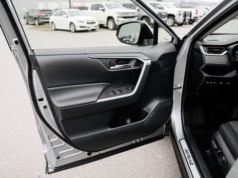 Used 2025 Toyota RAV4 XLE w/ Convenience Package image 11