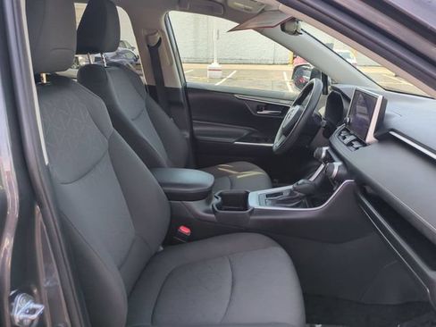 Used 2024 Toyota RAV4 XLE FWD image 28