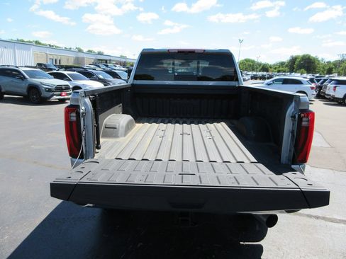 Certified 2025 GMC Sierra 2500 SLT w/ SLT Premium Package AWD/4WD image 8