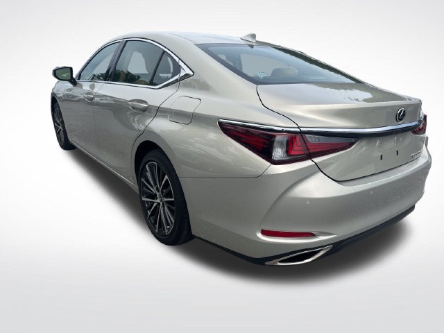 Used 2024 Lexus ES 350 w/ Premium Package FWD image 3