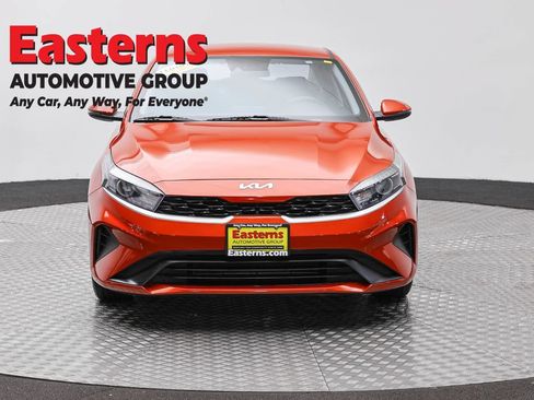 Used 2023 Kia Forte LXS w/ LXS Technology Package FWD image 2