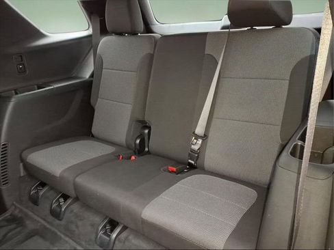Used 2023 Chevrolet Traverse LT image 12